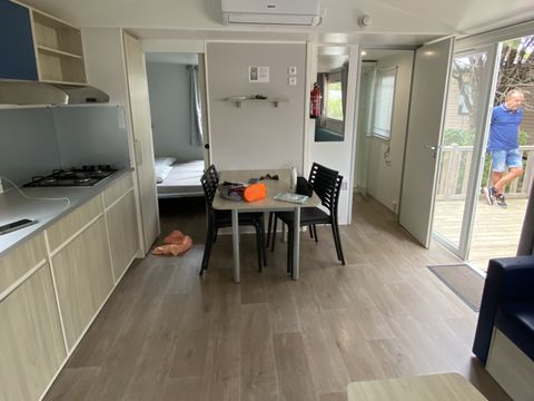 MOBILHOME 6 personnes - Mobil-home 010 (3 chambres, 1 salle d'eau) - Clim, TV - Terrasse couverte