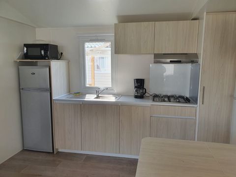 MOBILHOME 6 personnes - 3 chambres - 1 salle d'eau - (Clim, TV) - Terrasse semi-couverte