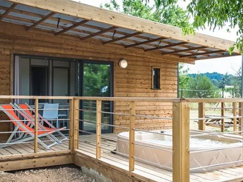 MOBILHOME 5 personnes - Luberon - 35m² - 2 chambres + jacuzzi (4 adultes & 1 enfant de max 12 ans)