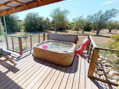 MOBILHOME 5 personnes - Luberon - 35m² - 2 chambres + jacuzzi (4 adultes & 1 enfant de max 12 ans)