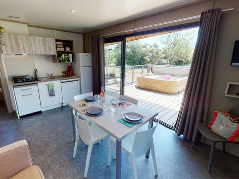 MOBILHOME 5 personnes - Luberon - 35m² - 2 chambres + jacuzzi (4 adultes & 1 enfant de max 12 ans)