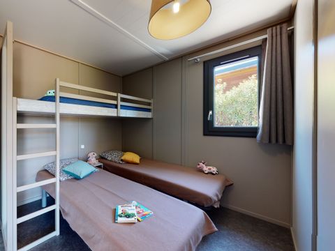 MOBILE HOME 5 people - Luberon - 35m² - 2 bedrooms + jacuzzi (4 adults & 1 child aged max 12)