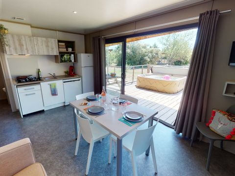 MOBILHOME 5 personnes - Luberon - 35m² - 2 chambres + jacuzzi (4 adultes & 1 enfant de max 12 ans)