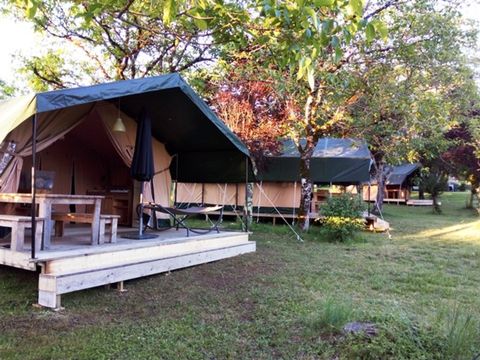 CANVAS AND WOOD TENT 6 people - LUXURY PRIVATE SANITAIR