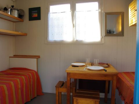 CHALET 1 person - STANDARD CABANON BLUE without sanitary facilities