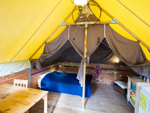 CANVAS AND WOOD TENT 2 people - Canadian PRM lodge, comfort tent with breakfast; wheelchair accessible