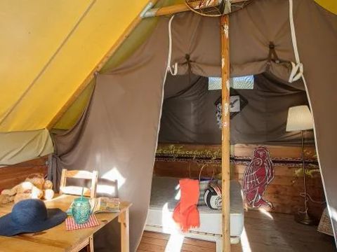 CANVAS AND WOOD TENT 2 people - Canadian PRM lodge, comfort tent with breakfast; wheelchair accessible