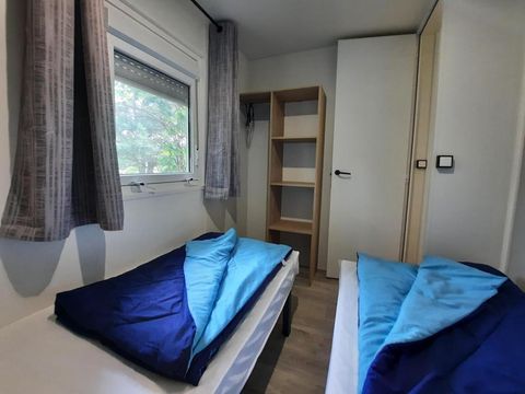 MOBILE HOME 4 people - 2 bedrooms DRESSING ROOM