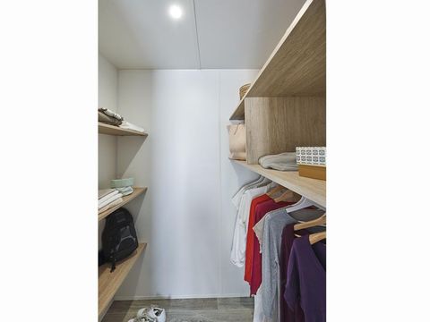 MOBILE HOME 4 people - 2 bedrooms DRESSING ROOM