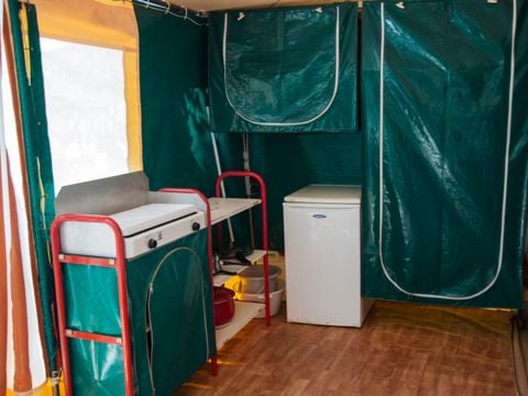 TENT 4 people - TRIGANO - without sanitary facilities