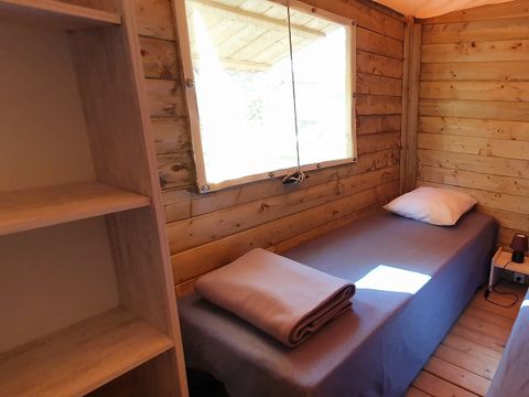 HÉBERGEMENT INSOLITE 4 personnes - ECOLODGE SUR PILOTIS