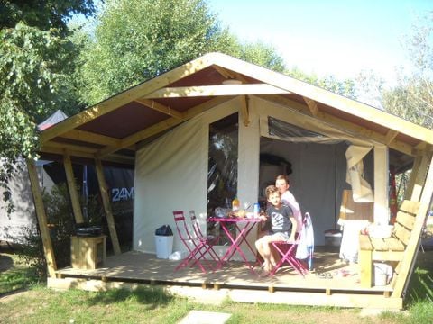 CANVAS AND WOOD TENT 4 people - Freeflower Confort 28m² ( 2 bedrooms) + covered terrace 8m²- without sanitary facilities and without bathroom 4 pers.