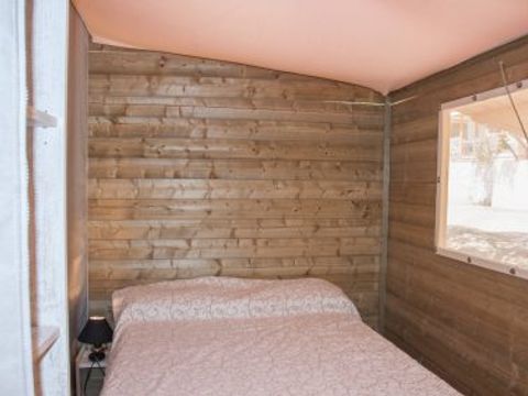 MOBILHOME 5 personnes - Lodge SAHARI 24m² - 2 chambres - terrasse 10m² (avec sanitaires)