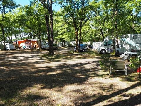 Camping Le Picouty - Camping Lot - Image N°30