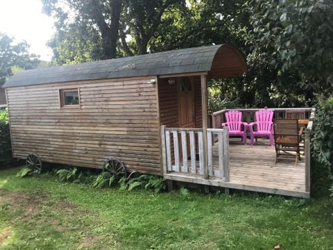 HÉBERGEMENT INSOLITE 2 personnes - Roulotte 11 m² - 1 chambre + terrasse 7 m² (Animaux interdits)