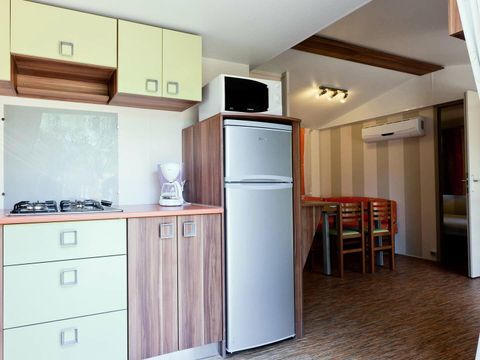 MOBILE HOME 6 people - 3 Rooms 6 People Air-conditioned + TV (4 adults + 2 children under 12 years max)