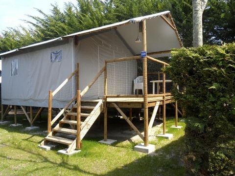 CANVAS AND WOOD TENT 4 people - COMFORT 34 m² (34 m²)