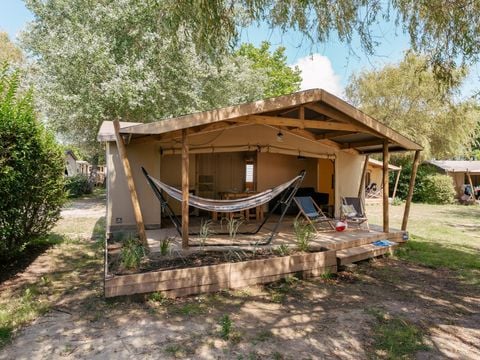 CANVAS AND WOOD TENT 5 people - 35m² Cotton Toilé cabin (2 bedrooms) + TV + Semi-covered terrace