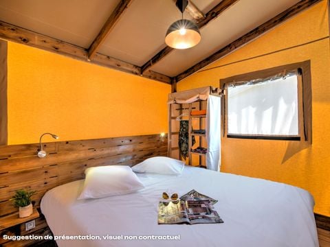 CANVAS AND WOOD TENT 5 people - 35m² Cotton Toilé cabin (2 bedrooms) + TV + Semi-covered terrace