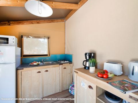 CANVAS AND WOOD TENT 5 people - 35m² Cotton Toilé cabin (2 bedrooms) + TV + Semi-covered terrace