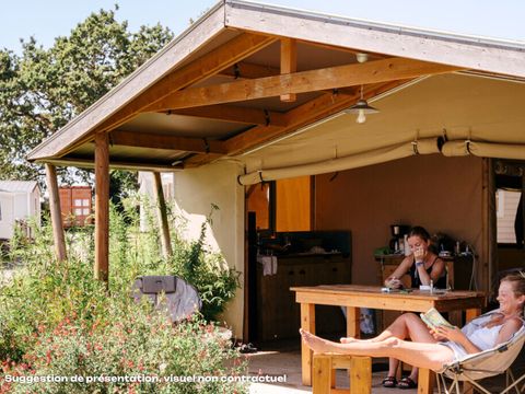 TENTE TOILE ET BOIS 6 personnes - Cabane Cotton Toilée 35m² (3 chambres) + TV + Terrasse couverte