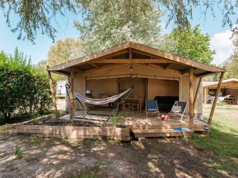 TENTE TOILE ET BOIS 6 personnes - Cabane Cotton Toilée 35m² (3 chambres) + TV + Terrasse couverte