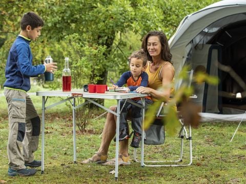 TENTE 4 personnes - Prêt à Camper Quatro Confort + Frigo