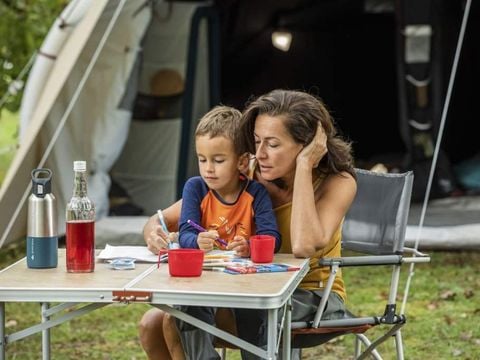 TENTE 4 personnes - Prêt à Camper Quatro Confort + Frigo