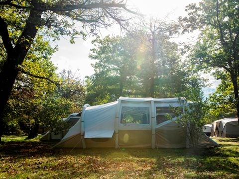 TENTE 6 personnes - Prêt à Camper Tribu 3 chambres + Frigo