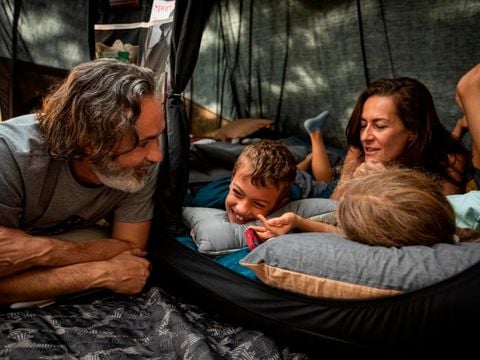 TENTE 6 personnes - Prêt à Camper Tribu 3 chambres + Frigo