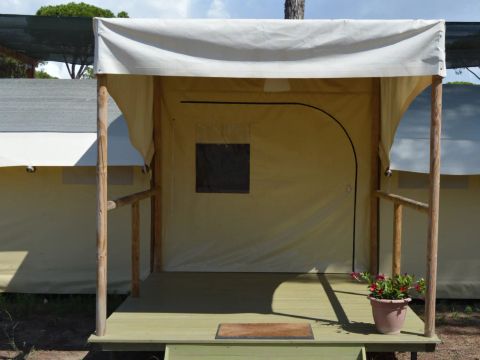 CANVAS AND WOOD TENT 4 people - SAFARI CONFORT (without sanitary facilities)
