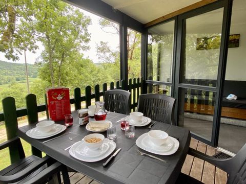 CHALET 5 people - wooden - 2 bedrooms + terrace