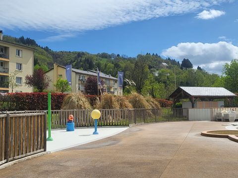 Camping Ushuaïa Villages Rives d'Olt et Aubrac - Camping Aveyron - Image N°2