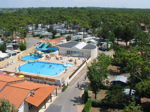 Tour Opérateur sur le Camping Le Clos Des Pins - Camping Vendée