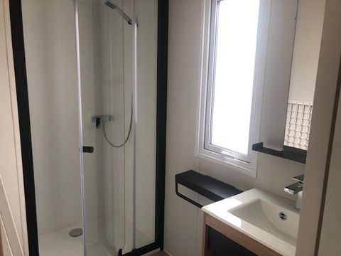 MOBILHOME 4 personnes - BAHIA 2023 - 29m²  2 chambres avec terrasse bois couverte - LAVE VAISSELLE inclus