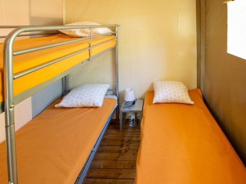 TENTE TOILE ET BOIS 5 personnes - Le Lodge Oulébo