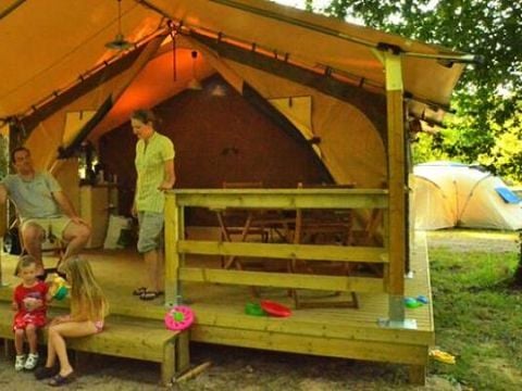 CANVAS AND WOOD TENT 4 people - Eco (without sanitary facilities)