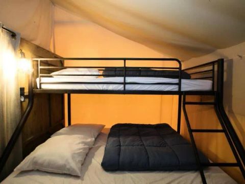 CANVAS AND WOOD TENT 5 people - Premium Lodge 3 Rooms 5 Persons