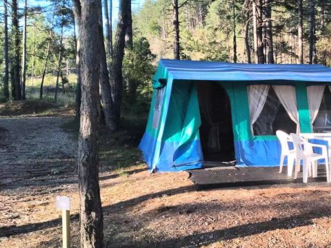 TENT 5 people - 4-Room Navajo Tent sleeps 6 (4 adults + 2 children) Without sanitary facilities