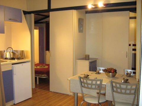 CHALET 4 people - STANDARD NEMO 20m² 2 bedrooms - semi-covered terrace