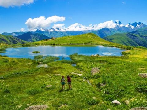 Résidence Les Chalets de la Porte des Saisons - Camping Savoie - Image N°2