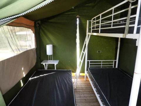 CANVAS AND WOOD TENT 5 people - Freeflower 5 persons Without sanitary facilities