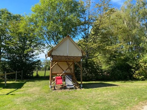 TENTE 2 personnes - Tente Bivouac - sanitaires communs