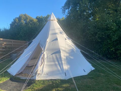 TENTE 4 personnes - Tente Tipi - sanitaires communs