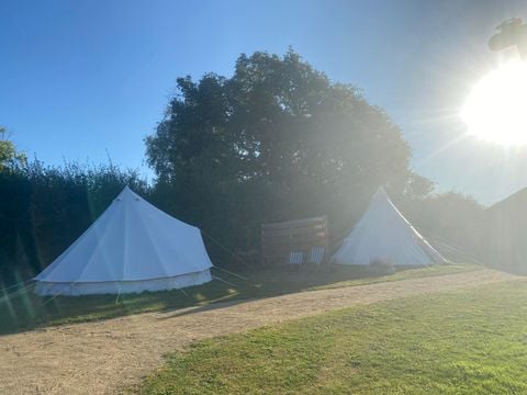 TENTE 4 personnes - Tente Tipi - sanitaires communs