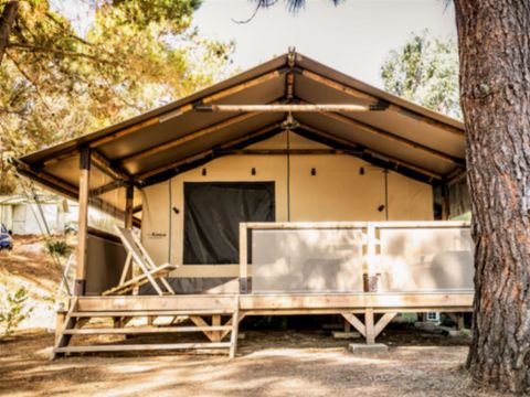 CANVAS AND WOOD TENT 4 people - Corsica Lodge, 2 rooms - arrival on Saturday in high season