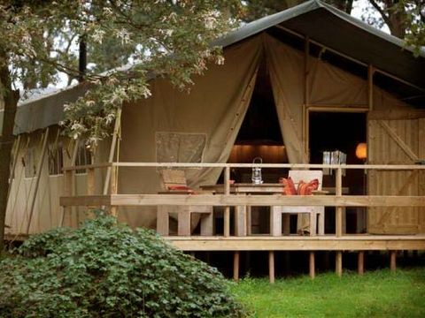 CANVAS AND WOOD TENT 4 people - Corsica Lodge, 2 rooms - arrival on Saturday in high season