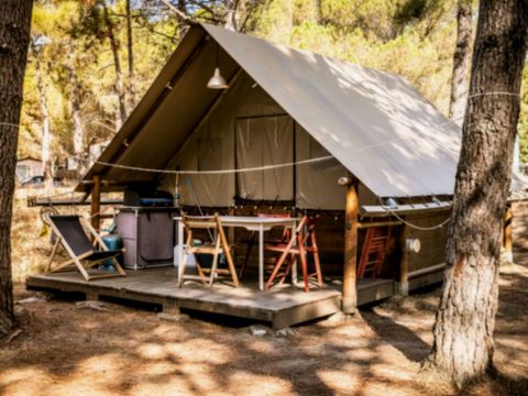 CANVAS AND WOOD TENT 5 people - Lodge tent without sanitary facilities - arrival on Saturday in high season