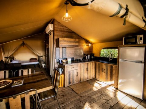 CANVAS AND WOOD TENT 5 people - Corsica Lodge, 2 rooms - arrival on Saturday in high season