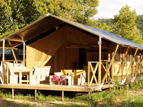 CANVAS AND WOOD TENT 5 people - Corsica Lodge, 2 rooms - arrival on Saturday in high season